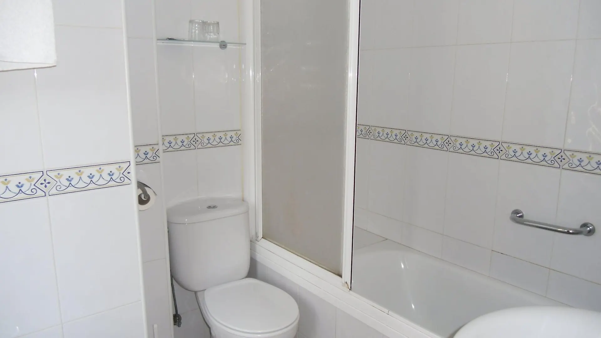 ゲストハウス Hostal Paris La Línea de la Concepción