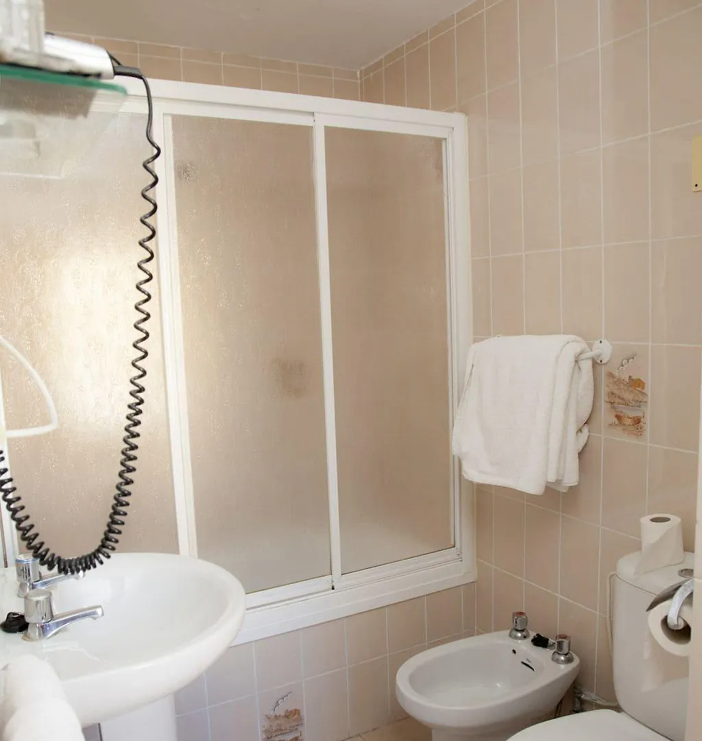Hostal Paris La Línea de la Concepción İspanya
