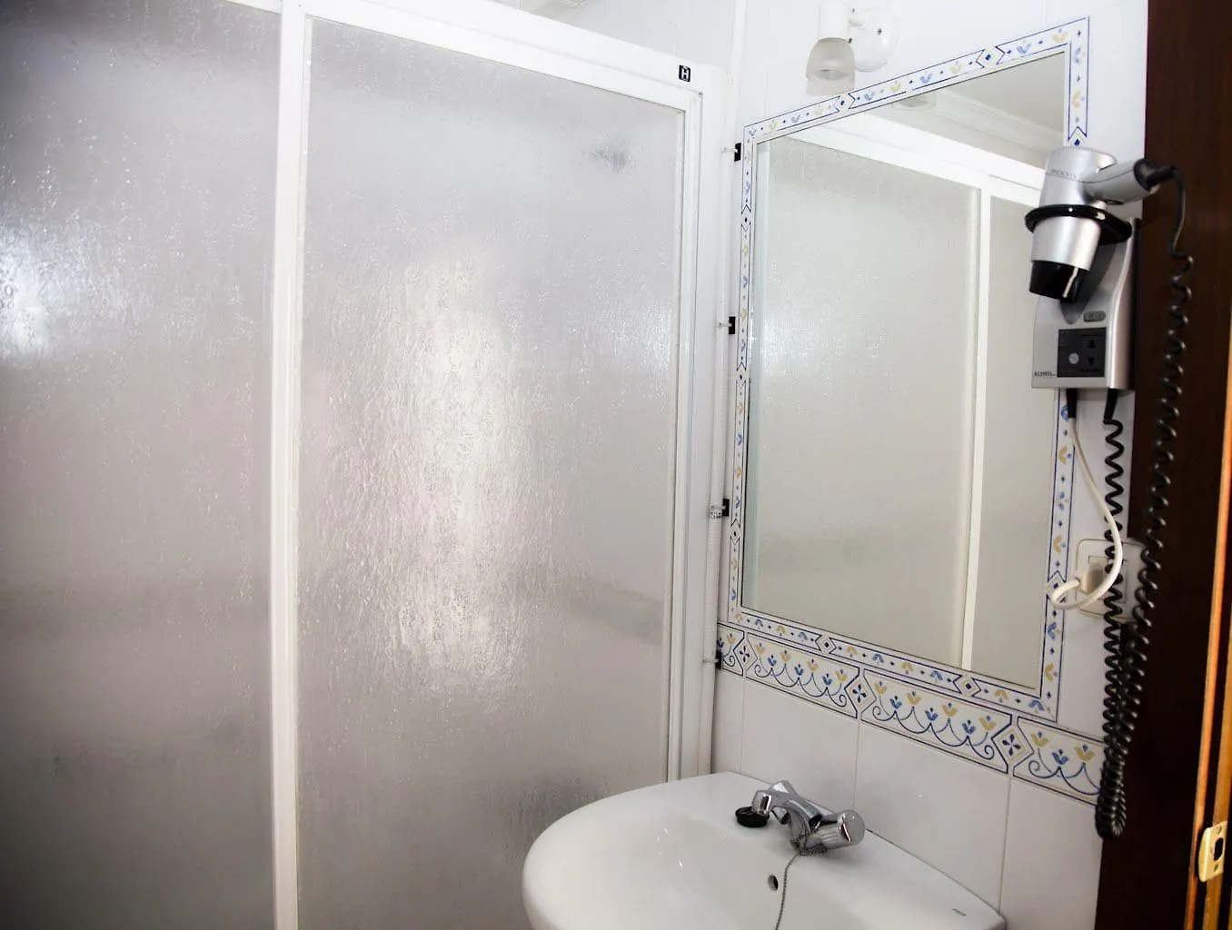 Hostal Paris La Linea de la Concepcion