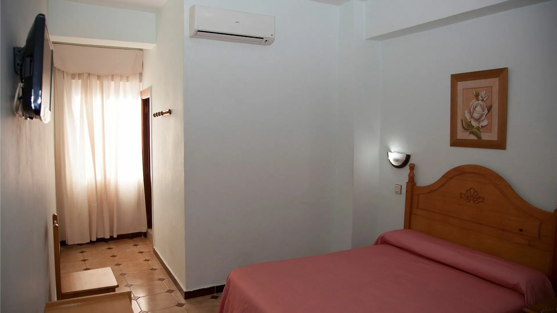 Hostal Paris La Linea de la Concepcion